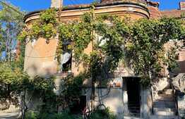 OCAZIE ! Apartament de 5 camere, 2 bai, 145 mp, demisol 45 mp, 3 garaje in curte, piscina, zona ultracentrala 500mp