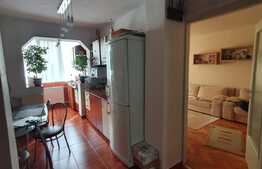 Apartament 2 camere, 52 mp, etaj 2, zona Rogerius, un loc de parcare