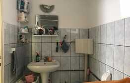 Casa de vanzare de 140 de mp si teren de 926 de mp in zona Oncea!