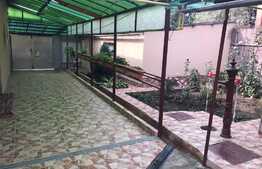 Casa de vanzare de 140 de mp si teren de 926 de mp in zona Oncea!