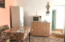 Casa de vanzare de 140 de mp si teren de 926 de mp in zona Oncea!