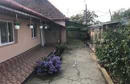 Casa de vanzare de 140 de mp si teren de 926 de mp in zona Oncea!