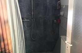 Casa de vanzare de 140 de mp si teren de 926 de mp in zona Oncea!