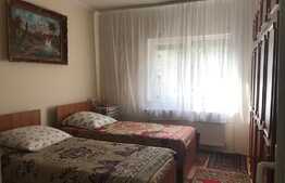 Casa de vanzare de 140 de mp si teren de 926 de mp in zona Oncea!