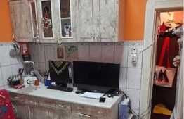 Apartament de 3 camere la casă, zona Primăriei!