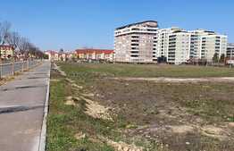 Teren de 3621 mp pentru apartamente/clinică/hotel