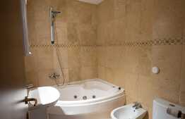 Apartament de 3 camere , 79 mp utili, etaj 1