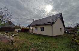 Casa de 60 mp, 1200 mp teren, Sacadat