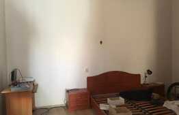 Casa deosebita cu 4 camere P+M de 140 de mp la curte comuna in zona ultracentrala!