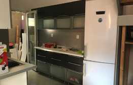 Casa deosebita cu 4 camere P+M de 140 de mp la curte comuna in zona ultracentrala!