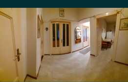 Apartament 3 camere, 74 mp, etaj 2, zona Episcopia, un loc de parcare