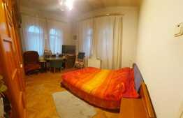 Apartament 3 camere, 74 mp, etaj 2, zona Episcopia, un loc de parcare