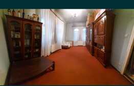 Apartament 3 camere, 74 mp, etaj 2, zona Episcopia, un loc de parcare