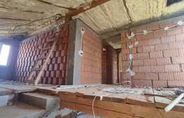 Casa cu etaj, 180 mp utili, 300 mp teren, in Haieu