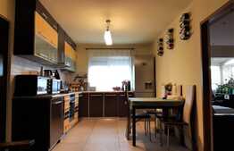 Apartament de 3 camere, tip Q, 69 mp, 2 locuri parcare, zona Decebal! 