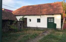 Casa de vanzare de 70 de mp si 2113 mp de teren la 8 km de centura orasului Oradea