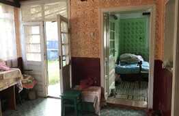 Casa de vanzare de 70 de mp si 2113 mp de teren la 8 km de centura orasului Oradea