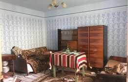 Casa de vanzare de 70 de mp si 2113 mp de teren la 8 km de centura orasului Oradea