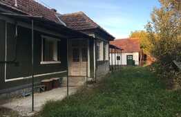 Casa de vanzare de 70 de mp si 2113 mp de teren la 8 km de centura orasului Oradea