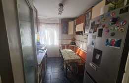 Apartament 3 camere, tip X , 52 mp, semidecomandat, zona Nufarul