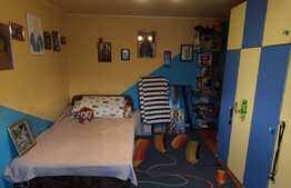 Apartament de 3 camere, semidecomandat, in zona Razboieni!