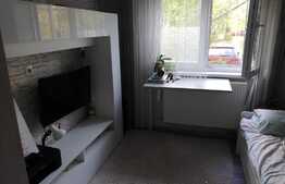 Apartament tip QA, modificat 2 camere si living, parter, semidecomandat, zona Nufarul!