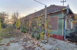 Casă în Biharia cu teren de 3500 mp, ultracentral, lângă Profi