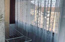 Apartament de 3 camere, 66 mp, decomandat, zona Nufarul