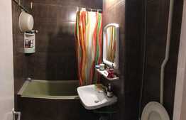 Apartament de 3 camere, 66 mp, decomandat, zona Nufarul