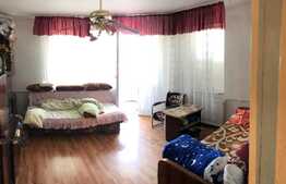 Apartament de 3 camere, 66 mp, decomandat, zona Nufarul