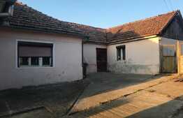 Casa de 80 de mp utili si 938 mp teren, Cordau