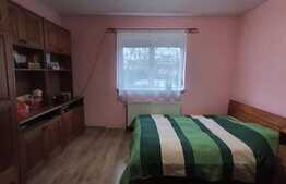 Casă de patru camere și 950 mp teren în Episcopia