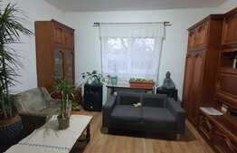 Casă de patru camere și 950 mp teren în Episcopia