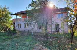 Casă de 3 camere și 1450 mp teren, în Oșorhei