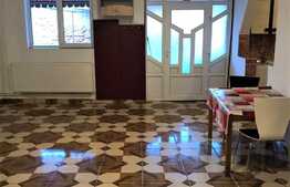 Apartament la casa, 100 mp, 3 camere, zona Centrala!