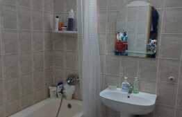 Apartament 2 camere, semidecomandat, parcare, zona Velenta 