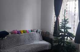 Apartament 2 camere, semidecomandat, parcare, zona Velenta 