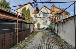 Casă de 3 dormitoare cu acces rapid în Centru