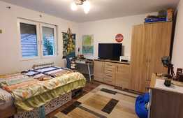 Casă de 3 dormitoare cu acces rapid în Centru