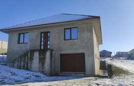 Casa individuala, 146 mp utili, 497 mp teren, imobil nou, in Cihei