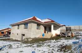 Casa individuala, 146 mp utili, 497 mp teren, imobil nou, in Cihei