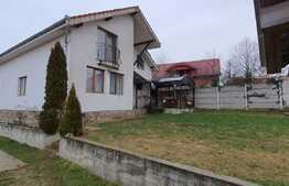 Casă de 168 mp utili, cu priveliște, în Paleu