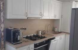 Apartament de 3 camere, zona Spitalul Judetean