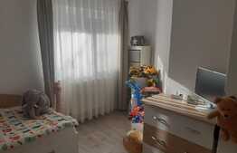 Apartament de 3 camere, zona Spitalul Judetean