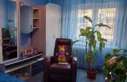 Apartament 3 camere, decomandat, zona Rogerius 