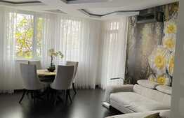 Apartament de 2 camere, decomandat, etaj intermediar, locație semicentrală