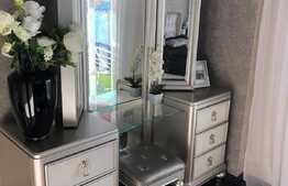 Apartament de 2 camere, decomandat, etaj intermediar, locație semicentrală