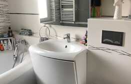 Apartament de 2 camere, decomandat, etaj intermediar, locație semicentrală