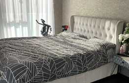 Apartament de 2 camere, decomandat, etaj intermediar, locație semicentrală