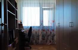 Apartament de 3 camere, 88 mp, decomandat, parcare, zona Magheru!